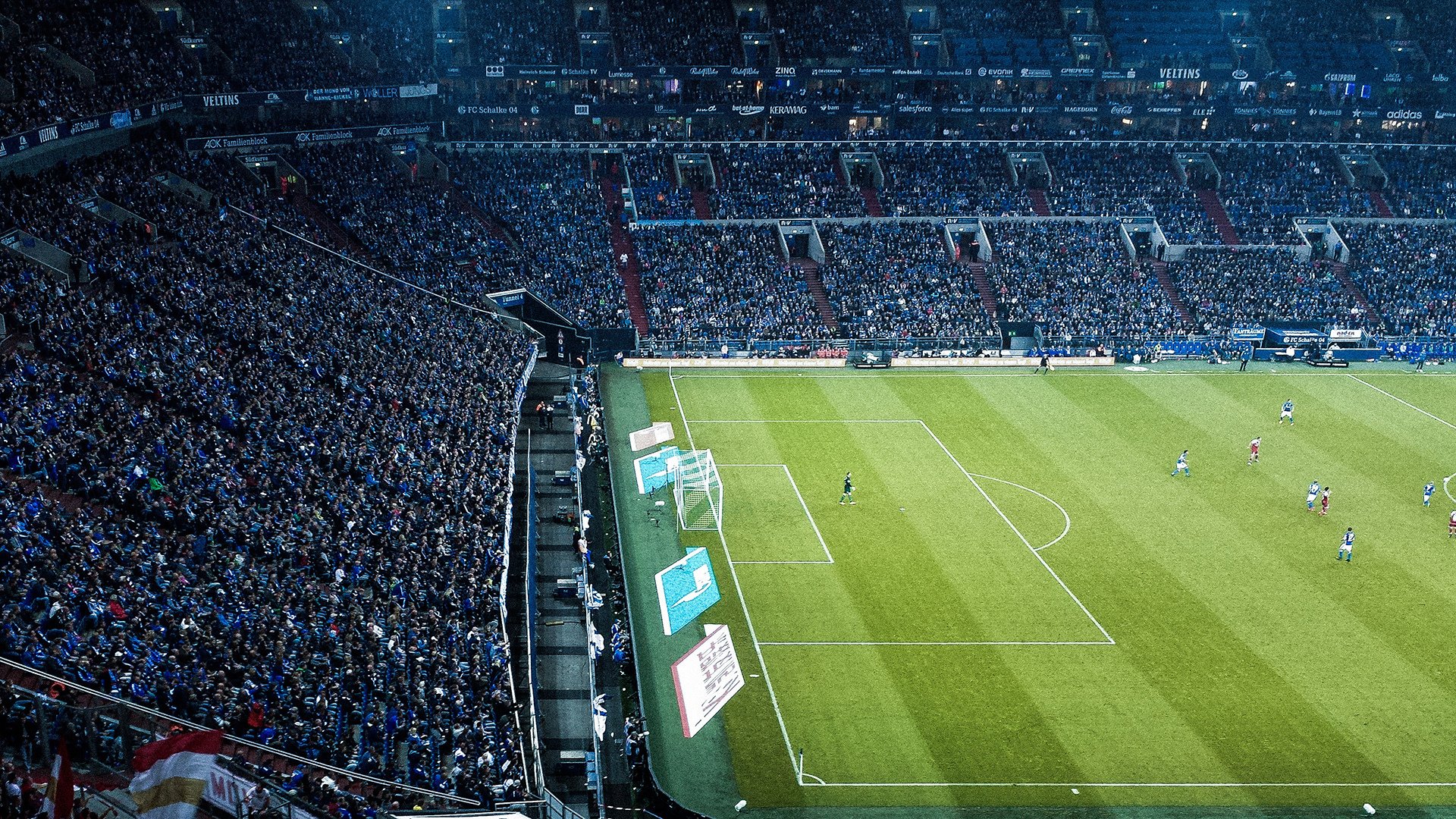 英雄联盟全球总决赛，巅峰对决引爆电竞狂潮