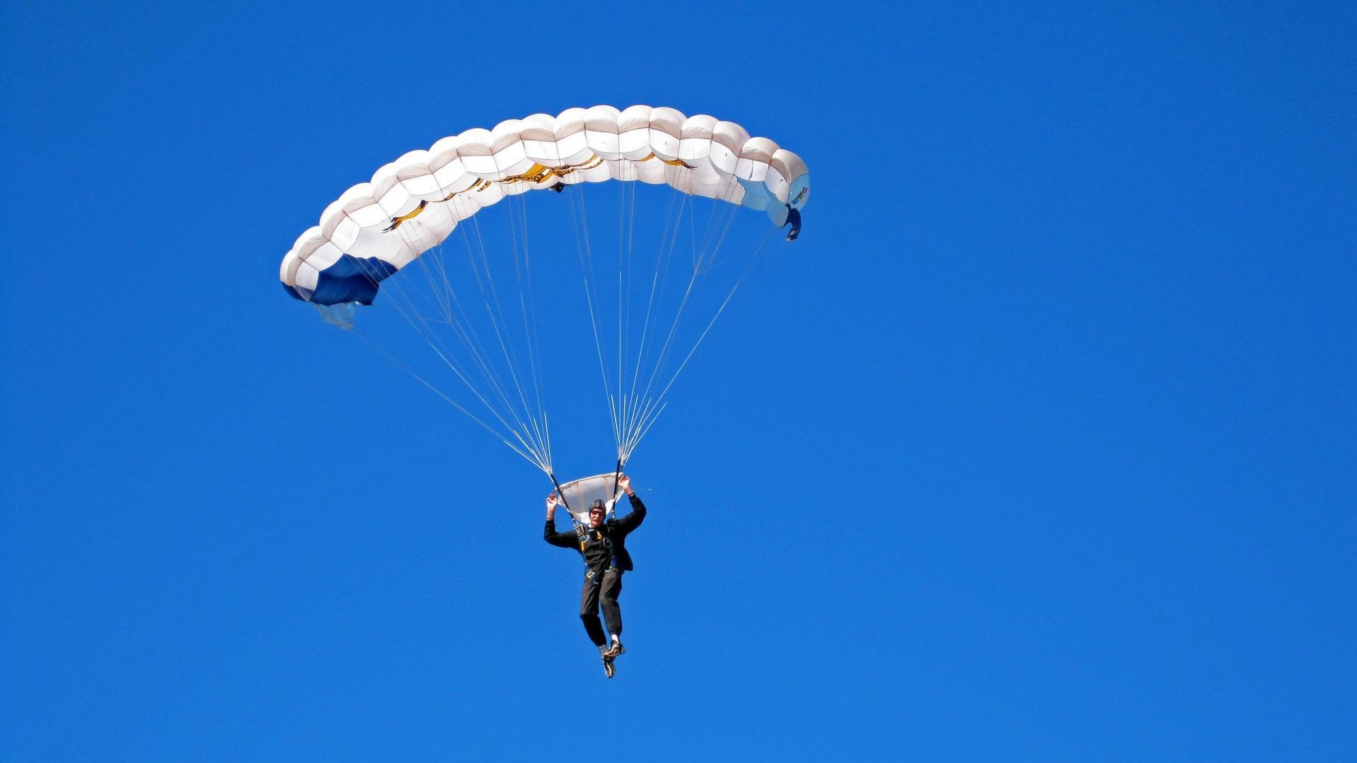 阿尔卡拉斯逆转夺冠 美网新王诞生创历史